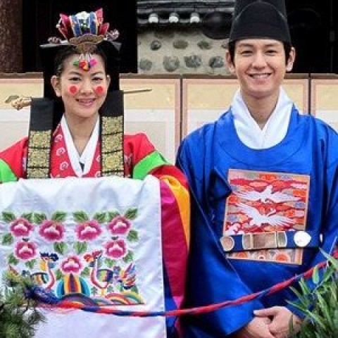 Doenjang-gun and Natto-jjang's Marriage War