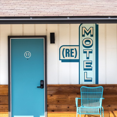 (Re)Motel