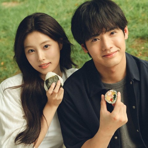Gimbap and Onigiri